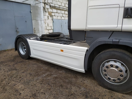 спойлер межосевой скания. боковой спойлер scania p400 1804935. спойлер на сканию. спойлер на сканию. боковой спойлер межосевой скания.