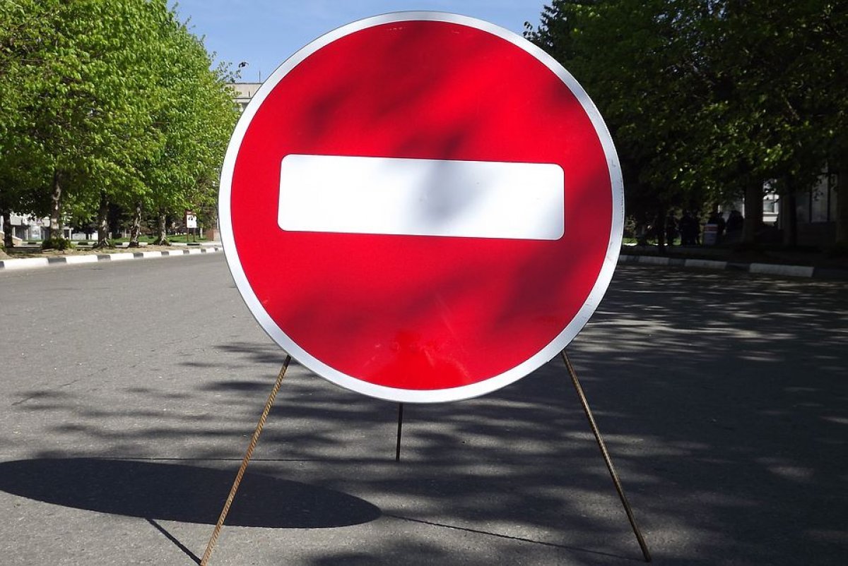 По двум центральным улицам Курска до октября перекрыли движение