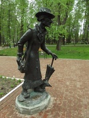 старуха шапокляк и крыска лариска. старуха шапокляк с зонтиком. крыса лариса мультик шапокляк. шапокляк с зонтиком. скульптура «старуха шапокляк с крыской лариской» саранск.